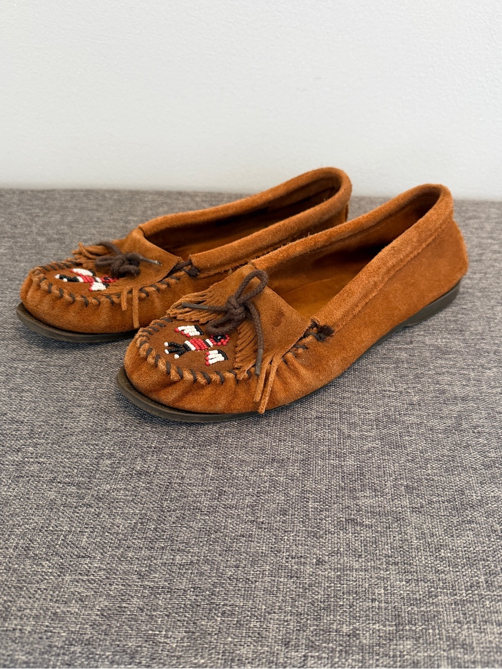 Minnetonka Moccasins Women’s Brown Suede Thunderbird Flat Shoes 9 Beaded Casual
